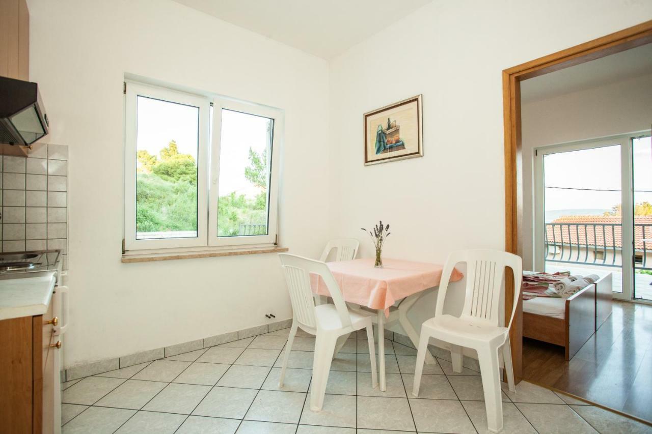 Apartments Pusic Omiš Buitenkant foto