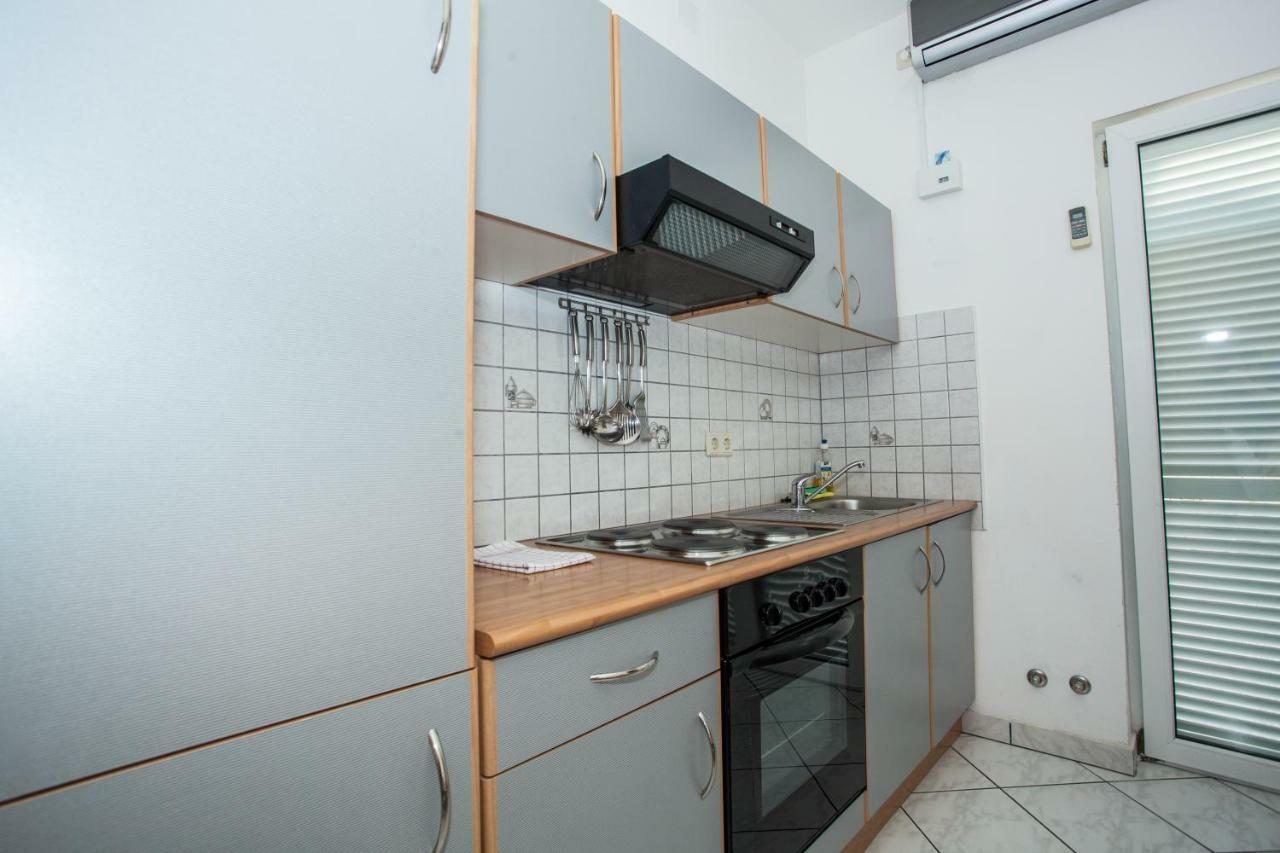 Apartments Pusic Omiš Buitenkant foto